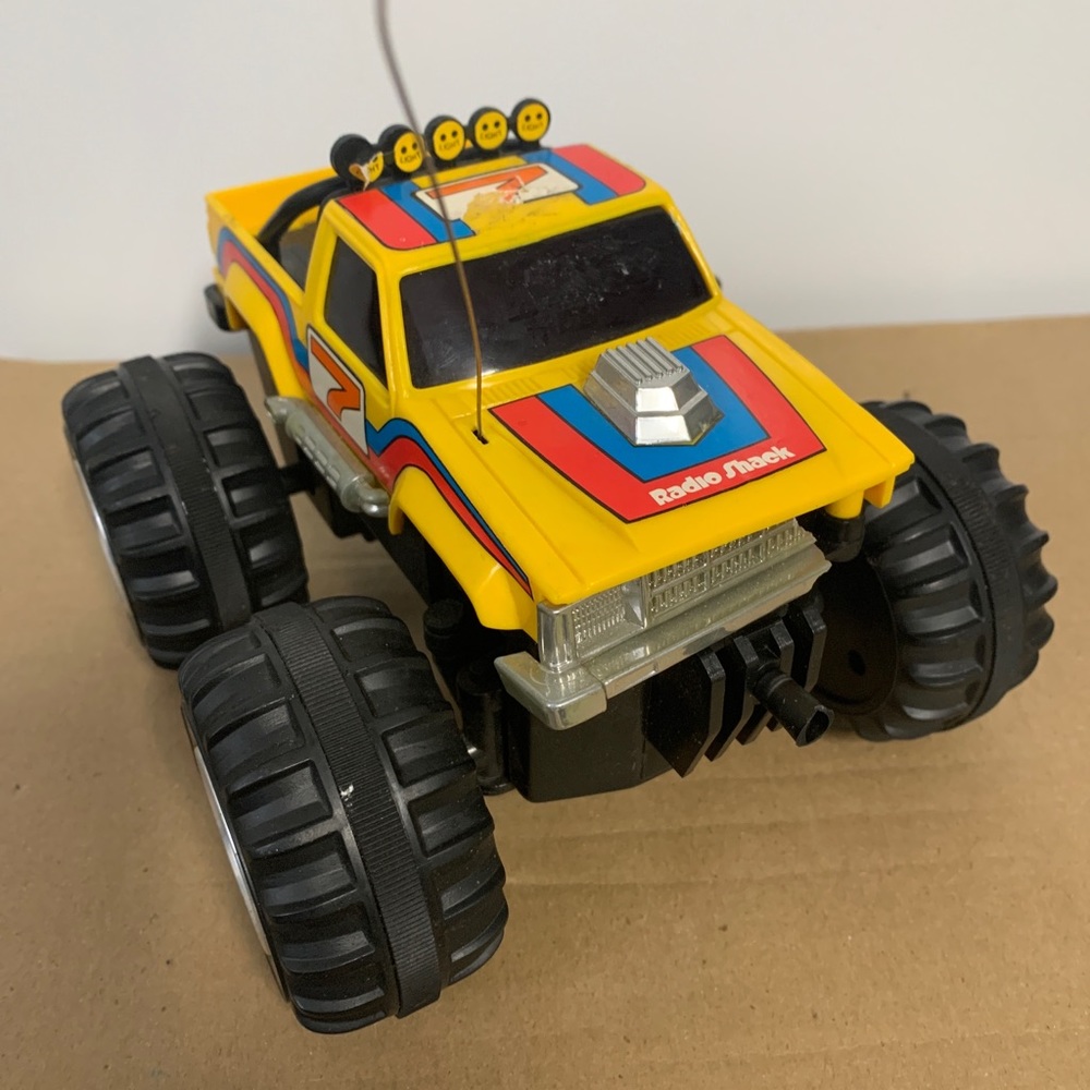 VINTAGE 4x4 OFF ROADER RADIO SHACk( NO REMOTE).